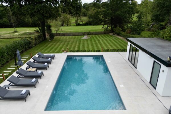 Albatross Pools and Spas LTD |Installation, Servicing and Repairs | Outdoor Swimming Pools | Indoor Swimming Pools | Spas & Wellness